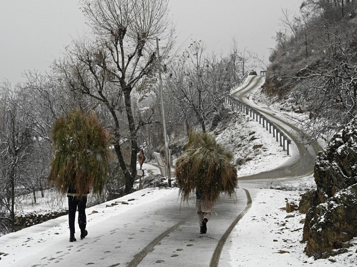 Winter Weather India Update Cold wave grips Jammu Kashmir Ladakh ahead of New year Winter Weather India Update: Cold Wave Grips J&K, Ladakh Ahead Of New Year