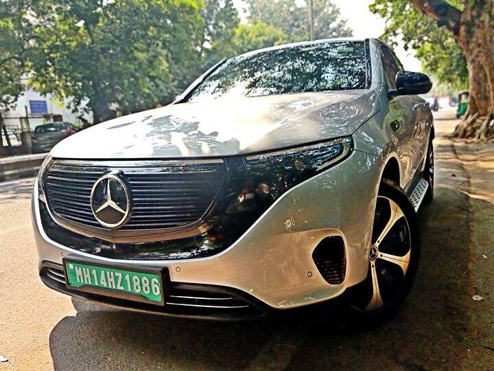 Mercedes-Benz EQC: The first electric luxury SUV deserves mention here on the basis of being a proper luxury car yet also being electric. The futuristic styling along with the ample range has enough temptation for luxury SUV buyers to make the switch to go electric and till now only Mercedes offers this choice. The EQC is also the first electric car with which we have not faced any range anxiety since it actually delivers on its promise of going further without us getting nervous about it. Other than that it has the traditional luxury car traits of refinement, features and technology. If this is the kind of EV we get, embracing the future is a bit on the easier side for us.