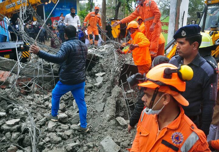The linter of the structure suddenly collapsed due to the heavy rain leading to the tragic incident. Locals immediately informed the NDRF and the team is carrying out rescue operations.