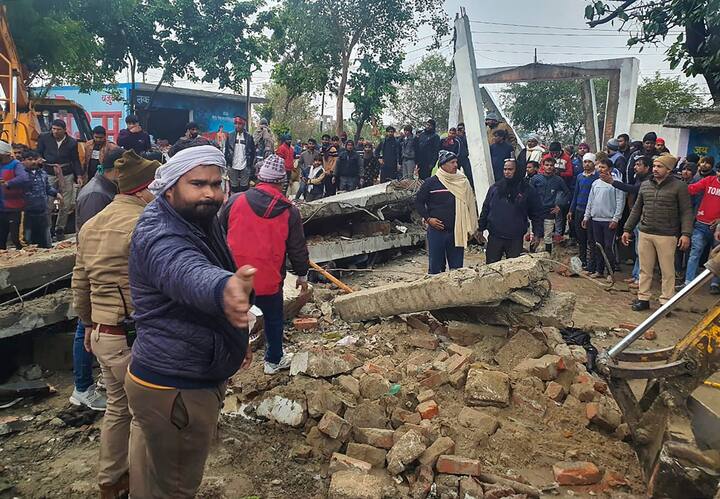 15 people were pulled out of the debris and rushed to the hospital. Image (PTI)