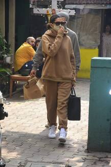 IN PICS | Birthday Girl Deepika Padukone Spotted Having Breakfast Date With Hubby Ranveer Singh In Mumbai
