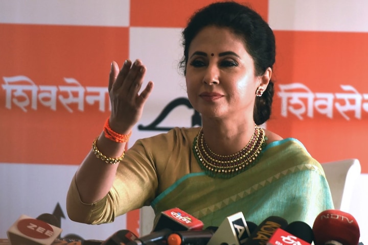 Urmila Matondkar Shiv Sena Leader Donates Rs 20 Lakh Congress’ Money To CM Relief Fund Urmila Matondkar Donates Congress’ 'Leftover' Rs 20 Lakh To CM Relief Fund