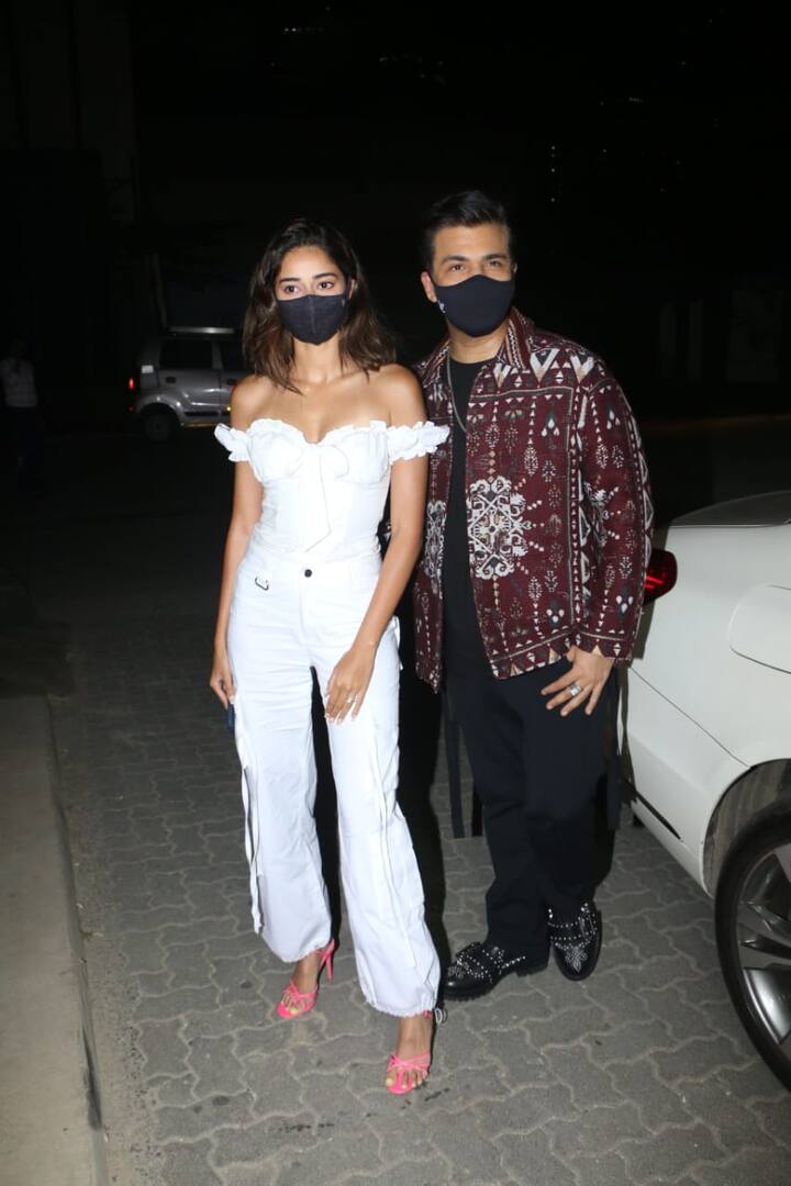 Filmmaker Karan Johar arrived with Ananya Panday for Deepika Padukone’s birthday dinner. Karan wore a printed jacket while the ‘SOTY 2’ actress sported an all-white look.