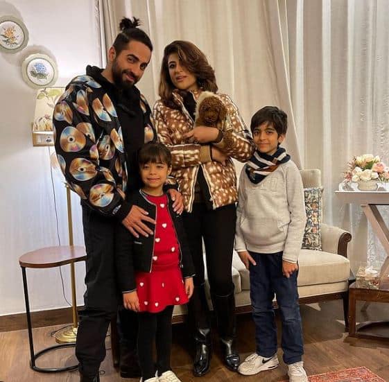 Ayushmann Khurrana has bought a new house in Panchkula Sector 6 near Chandigarh with his wife. Recently, work is going on at home. It is believed that soon Ayushman will shift with his family.