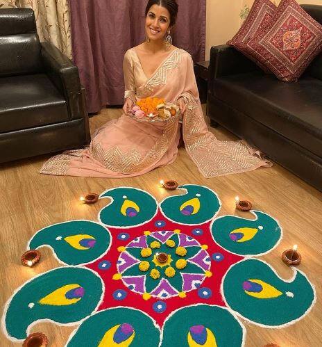 Nimart Kaur has also bought a new house in the middle of Corona. It is being told that she was living in Bandra, but now she has shifted. 