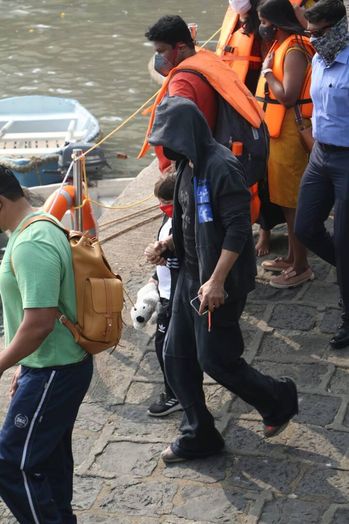 Meanwhile, recently, on Dussehra, Shah Rukh did an ‘Ask Me’ session on Twitter and answered a number of questions about his work, personal life and AbRam.