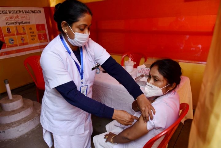 India All Set For Largest Inoculation Drive From Jan 16, Here's A Step By Step Guide Of How Vaccine Will Reach You India All Set For Largest Inoculation Drive From Jan 16, Here's A Step By Step Guide Of How Vaccine Will Reach You