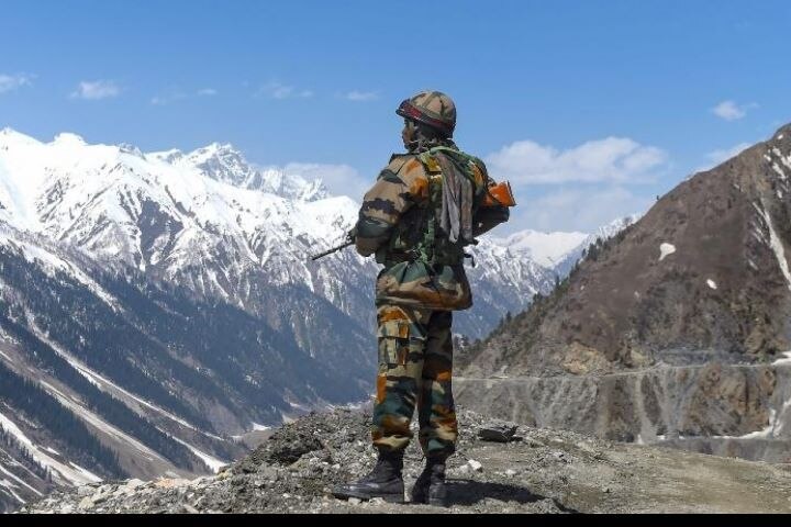 Chinese Soldier Apprehended On Indian Side Of LAC, Both Sides In Touch: Indian Army India-China Border Dispute: Chinese Soldier Apprehended On Indian Side Of LAC, Both Sides In Touch