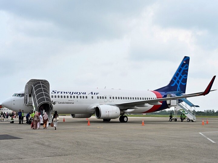 Indonesia passenger plane missing Sriwijaya Air Boeing 737 lost contact en route Pontianak West Kalimantan province Indonesia: Passenger Plane, With 62 Onboard, Goes Missing Just After Takeoff; Rescue Ops Underway