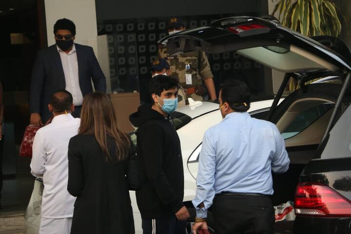 Gossip mills are buzzing with the rumours that Shweta Bachchan's son Agastya Nanda will make his Bollywood debut soon. The Bachchan family is yet to react to the rumours.