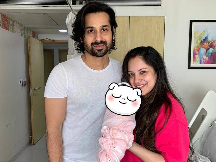 Popular TV couple Kunal Verma and Puja Banerjee welcomed their first child on October 9. The couple has finally revealed the face of their baby boy Krishv.