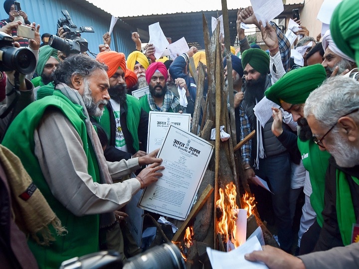 Farmers Protest: Samyukt Kisan Morcha warns to start agitation again if promises are not fulfilled, said - will teach a lesson to BJP in UP Farmers Protest: SKM ने वादे पूरे नहीं होने पर दोबारा आंदोलन शुरू करने की दी चेतावनी, कहा- यूपी में बीजेपी को सिखाएंगे सबक