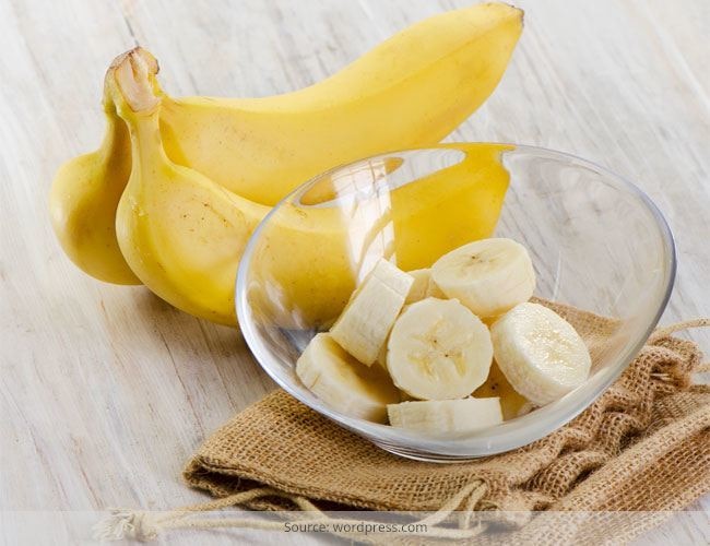 Including Bananas Avocados In Your Diet May Help Prevent Heart Disease हार्ट डिजीज़ के खतरे को कम करना है तो खाएं केला