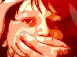 सामूहिक बलात्कार मामले में 30 से अधिक आरोपी में पुलिस ने चार की पहचान की