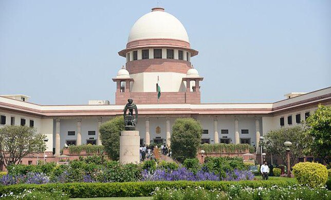 Jammu Kashmir’s Article 35A case: Supreme Court defers hearing by 8 weeks जम्मू-कश्मीर में धारा 35 A पर सुप्रीम कोर्ट ने 8 हफ्तों के लिए टाली सुनवाई