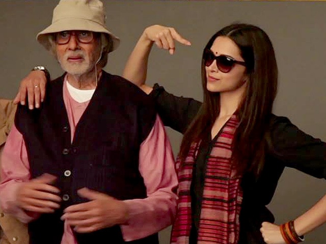 द इंटर्न में Amitabh Bachchan निभाएंगे Rishi Kapoor को ऑफर हुआ रोल, पीकू के बाद एक बार फिर Deepika Padukone के साथ आएंगे नज़र