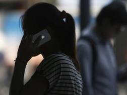 वायरल सच : आपने अपने मोबाइल फोन का रेडिएशन नापा क्या ? जानिए इसका सच