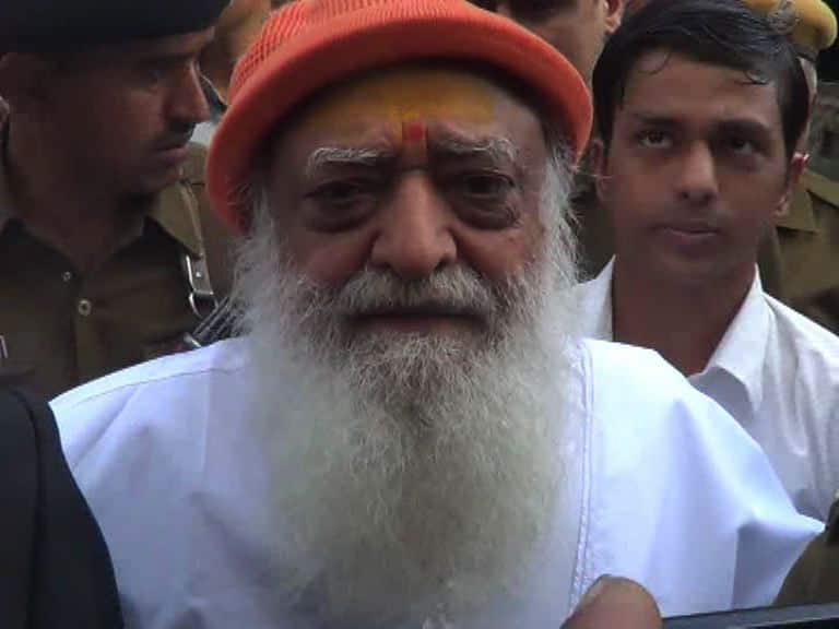 जानिए असुमल कैसे बने आसाराम बापू, पढ़ें पूरी कहानी full profile of asaram bapu in hindi जानिए असुमल कैसे बने आसाराम बापू, पढ़ें पूरी कहानी