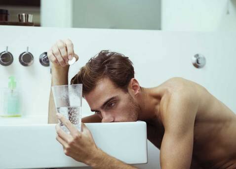 The Worlds Weirdest Hangover Remedies 2 हैंगओवर उतारने के इन तरीकों के बारे में सुना है आपने!