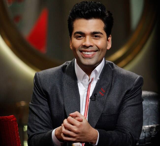 Rajamouli Presents Katappas Sword To Karan Johar राजामौली ने कटप्पा की तलवार करण जौहर को भेंट की