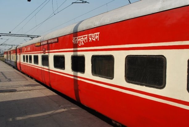 Rajdhani Express run 535 km carrying only one passenger from Daltonganj to Ranchi ANN एक सवारी के लिए रेलवे ने चलाई राजधानी एक्सप्रेस, ये खबर निकली फेक