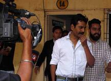 अपने बचाव में दस्तावेज लेकर थाने पहुंचे अभिनेता नवाजुद्दीन सिद्दीकी