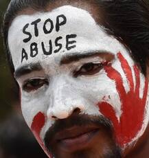 दुष्कर्म का दंश तो झेल गई नाबालिग, अब \'जालिम\' बना स्कूल प्रबंधन