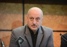 संजय बारू की किताब पर फिल्म, अनुपम खेर निभाएंगे मनमोहन सिंह का किरदार