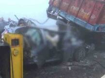 सड़क दुर्घटना पर सरकार के 'गैरज़िम्मेदाराना' रवैये पर सुप्रीम कोर्ट नाराज