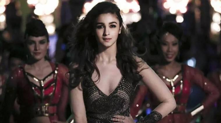 अमेजन इंडिया फैशन वीक में रैंप पर दिखेंगी आलिया Alia Bhatt To Be Showstopper At Amazon India Fashion Week Autumnwinter17 अमेजन इंडिया फैशन वीक में रैंप पर दिखेंगी आलिया