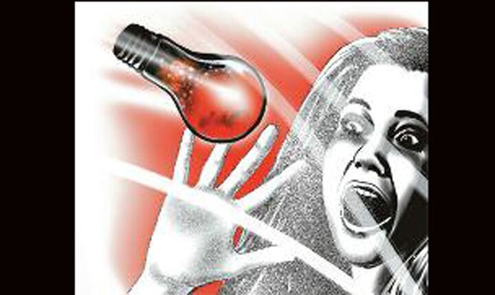 Again Acid Attack On Gang Rape And Acid Attack Victim In Lucknow गैंगरेप पीड़िता पर एक बार फिर हुआ एसिड अटैक
