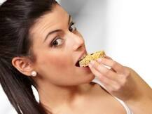 जानिए, ऐसे फूड्स के बारे में जो लो फैट होने के बाद भी वजन बढ़ाते हैं