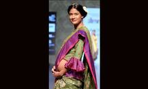 भारत के इतिहास में पहली बार रैंप पर चली प्रेग्नेंट मॉडल