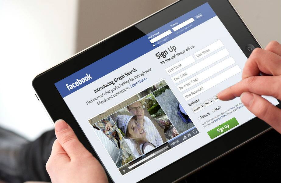 New Research Says Social Media Can Make People Narrow Minded संकीर्ण मानसिकता वाला बना सकता है फेसबुक: रिसर्च