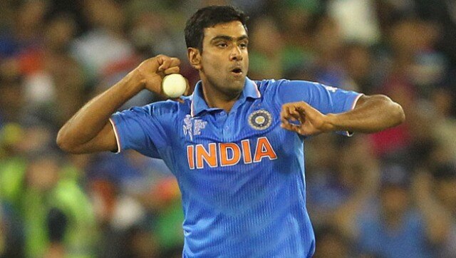 IND vs NZ: Varun Chakravarthy may ruled out from playing 11 against new zealand, Ashwins return confirm IND vs NZ : न्यूझीलंडविरुद्धच्या सामन्यात 'हा' खेळाडू बाहेर जाण्याची शक्यता; अश्विनचे ​​पुनरागमन निश्चित
