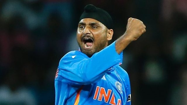 Harbhajan Singh retirement from cricket Rahul Dravid Virat Kohli emotional message BCCI Share video  Harbhajan Retirement: हरभजन सिंह के संन्यास के एलान से 'इमोशनल' हुए द्रविड़ और कोहली, BCCI ने शेयर किया वीडियो 