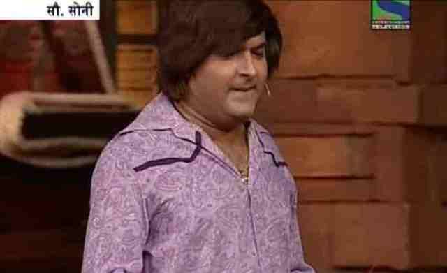 अमृतसर का पीएनबी सीनियर सेकेंडरी स्कूल जहां से कपिल शर्मा ने अपने स्कूल की पढाई पूरी की है लेकिन जब वो दसवीं क्लास में पढ़ रहे थे तभी से उन्होंने शहर के एक पीसीओ में काम करना भी शुरु कर दिया था. कपिल शर्मा का कहना है कि वो ये काम महज अपने शौक पूरे करने के लिए किया करते थे. इसीलिए जब स्कूल में गर्मियों की छुट्टियां लगती तो वो साठ रुपये रोज की मजदूरी पर कपड़ा मिलों में रंगाई का काम भी करने जाते थे.