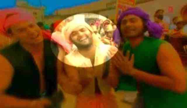 साल 2004 में कपिल और उनके परिवार को दोहरी मुश्किलों ने घेर लिया था. एक तरफ पिता का साया सिर से उठ गया तो वहीं दूसरी तरफ आर्थिक तंगी की वजह से उनके परिवार के लिए घर खर्च चलाना दुश्वार हो चुका था. तीन भाई – बहनों के परिवार का खर्च चलाने के लिए उनकी मां को मिलने वाली साढ़े तीन हजार रुपये की पेशन नाकाफी थी. उनका वो आशियाना भी अब छिन चुका था जो उनके पिता को सरकार की तरफ से रहने के लिए मिला था लेकिन ऐसे मुश्किल हालात के बीच भी कपिल ने अपने दिल के साथ दगा नहीं किया.
