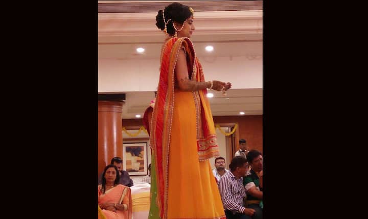 इसी कारण से टीम के जडेजा के साथी उनके विवाह समारोह के लिए समय पर नहीं पहुंच पाए. 