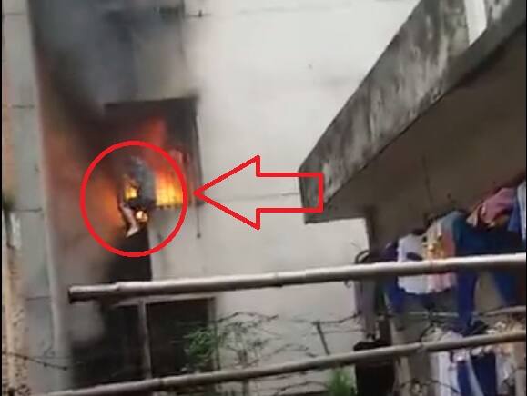 आपको बता दें कि संकट के समय में दूसरों की मदद करने के प्रति लोगों के इस उदासीन रवैये से कई यूजर्स ने खिन्न होकर इस वीडियो पर अपनी तीखी प्रतिक्रिया भी व्यक्त की हैं.