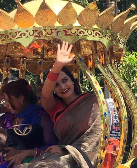 खबरों के मुताबिक किन्नर अखाड़े की पेशवाई 11 बजे दशहरा मैदान से शुरू हुई. इस पेशवाई की अगवानी मंत्री भूपेंद्र सिंह ने की.
