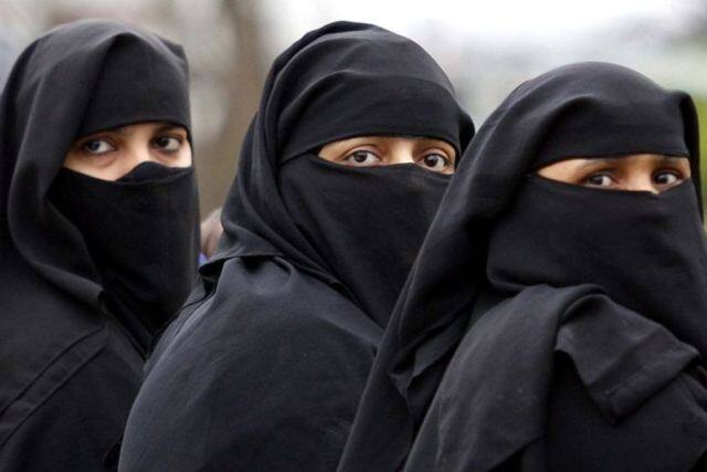 ब्रिटिश दैनिक 'द इंडेपेंडेंट' के अनुसार अधिकारियों का कहना है कि लातावियाई संस्कृति की रक्षा और आतंकवादियों को कपड़े के अंदर हथियार छिपाकर ले जाने से रोकने के लिए नया कानून जरूरी था. यह कदम फ्रांस में साल 2011 में सार्वजनिक स्थलों पर पूरा चेहरा ढंकने वाले नकाब पर लगाए गए इसी तरह के प्रतिबंध का अनुसरण है.
