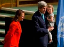 जलवायु बचाने बच्ची के साथ आए अमेरिकी विदेश मंत्री जॉन केरी