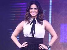 'मेरी कहानियों में इंटिमेट पलों का जिक्र है, लेकिन अश्लील नहीं: सनी लियोन