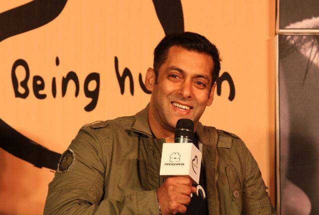 Salman Shares A Nostalgic Picture With Srk And Hrithik To Congratulate Both For Their Films सलमान खान ने इस पुरानी तस्वीर के जरिए शाहरुख और ऋतिक को एक साथ दी है बधाई