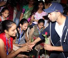 IN PICS: बर्थडे के अगले दिन वरुण धवन ने किया ये नेक काम!