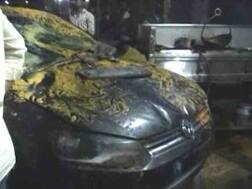 प्रेमिका संग लॉन्ग ड्राइव पर निकला था नशे में धुत लड़का, कार सहित घुसा रेस्टोरेंट में