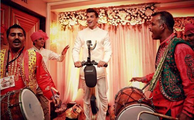 इसके बाद करण सिंह ग्रोवर ने टीवी एक्ट्रेस जेनिफर विंजेट से साल 2012 में शादी रचाई.