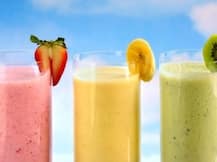 घर की बनी इन स्मूदीज से करें गर्मी से मुकाबला!