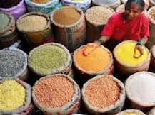 जानिए क्या है देश के अलग- अलग हिस्सों में दाल, चीनी की कीमतें